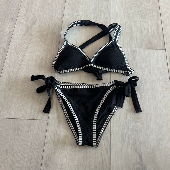 Platinum Inspired Women's Black Triangle Bikini Top and bottom size M - Picture 1 of 7